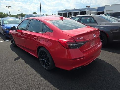 Used 2023 Honda Civic Sport image 2