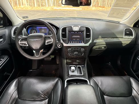 Used 2023 Chrysler 300 Touring L w/ Popular Equipment Group image 11