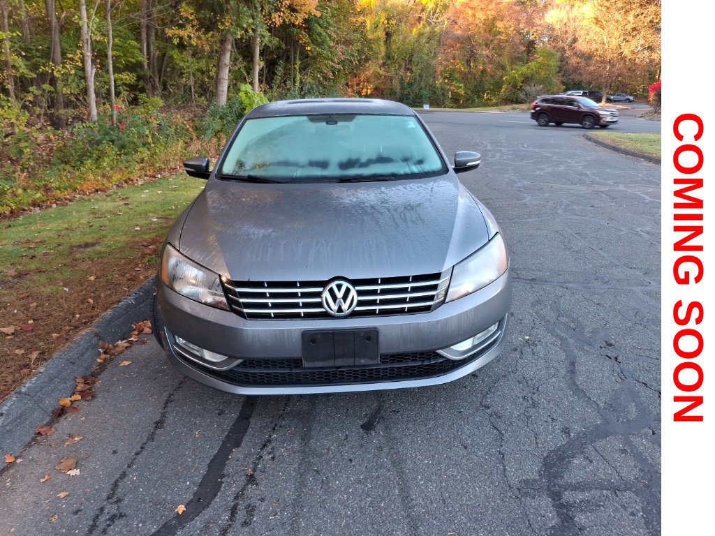 Used 2013 Volkswagen Passat TDI SEL Premium FWD image 3