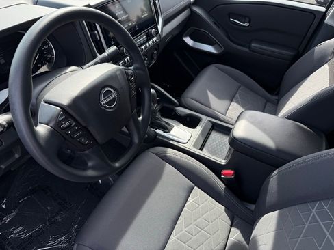 Certified 2025 Nissan Frontier SV image 16