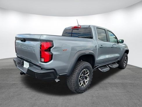 Used 2024 Chevrolet Colorado ZR2 w/ Safety Package AWD/4WD image 7