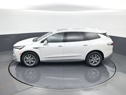 Used 2023 Buick Enclave Essence w/ Experience Buick Package AWD/4WD image 21