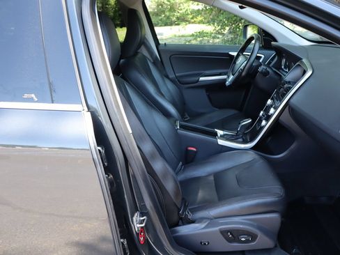 Used 2015 Volvo XC60 T5 AWD/4WD image 22