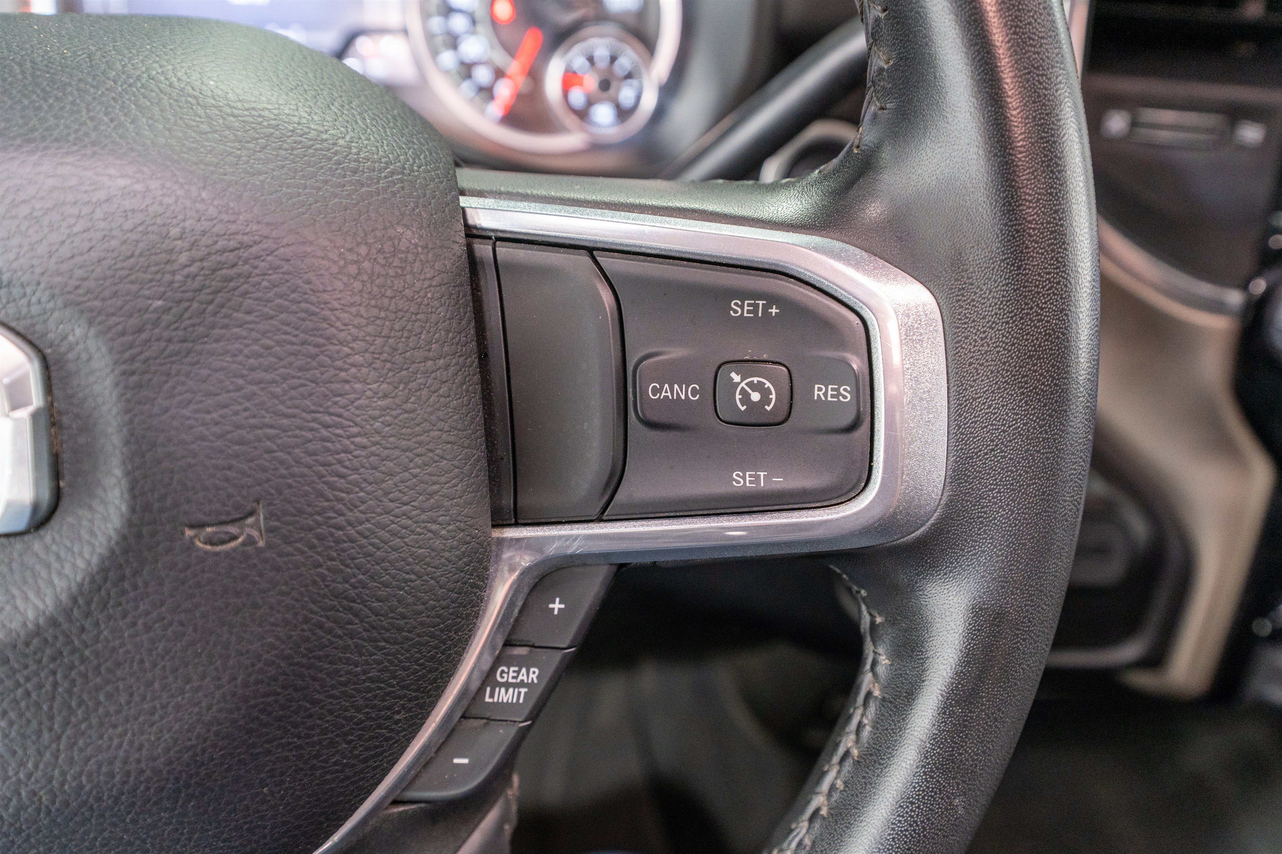 Used 2024 RAM 2500 Laramie AWD/4WD image 27