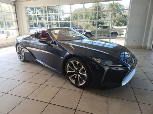 Used 2021 Lexus LC 500 Convertible image 2