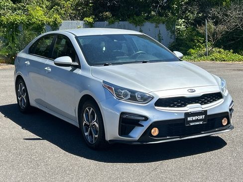 Used 2019 Kia Forte LXS FWD image 3