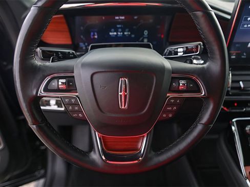 Used 2024 Lincoln Navigator Reserve image 12