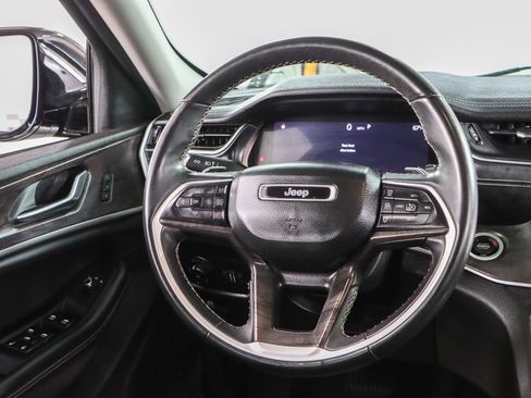 Used 2023 Jeep Grand Cherokee Limited AWD/4WD image 12