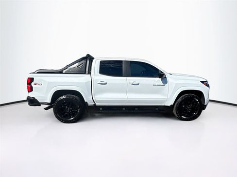 Used 2025 Chevrolet Colorado Z71 w/ Midnight Edition image 8