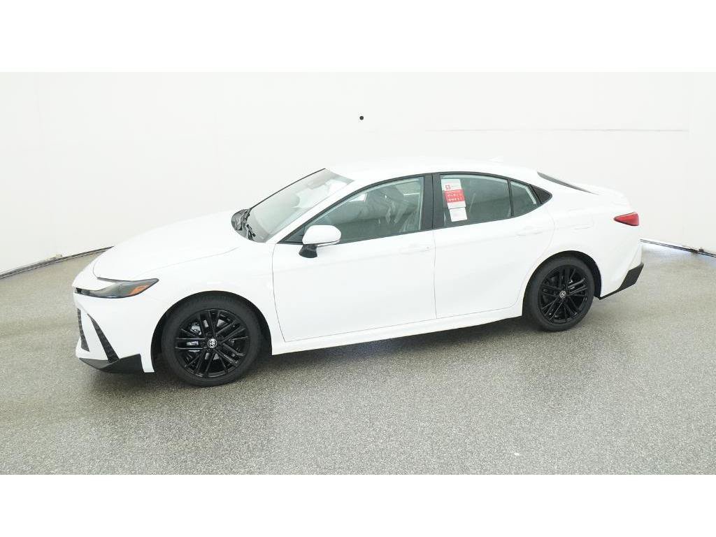 Used 2025 Toyota Camry SE FWD image 3
