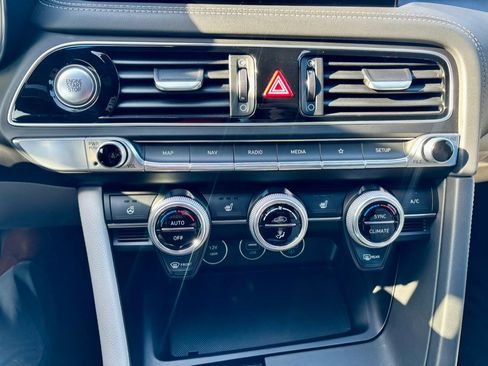 Used 2023 Genesis G70 2.0T image 21