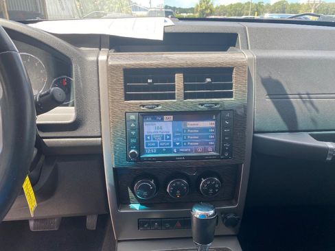 Used 2012 Jeep Liberty Limited Jet w/ Comfort/Convenience Group AWD/4WD image 29
