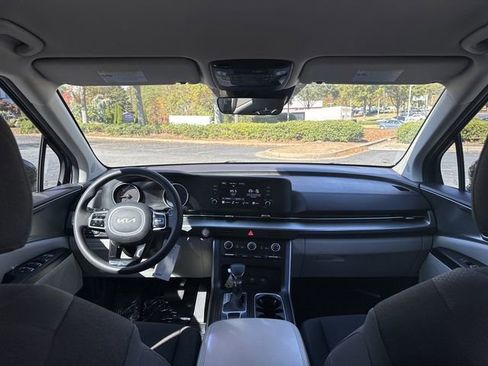 Certified 2023 Kia Carnival LX image 19