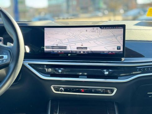 Used 2024 BMW X5 xDrive50e image 17