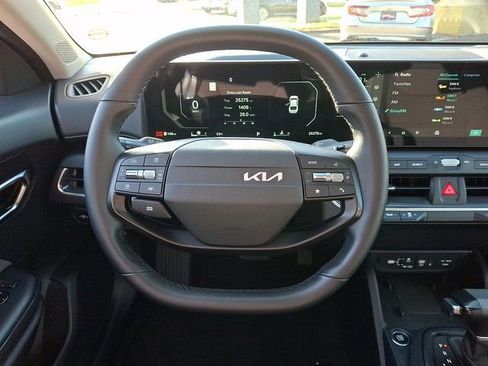 Used 2025 Kia K4 EX FWD image 19
