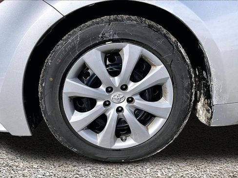 Used 2022 Toyota Corolla LE image 9