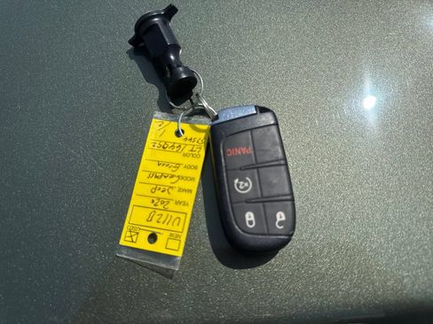 Used 2020 Jeep Compass Latitude w/ Cold Weather Group AWD/4WD image 30