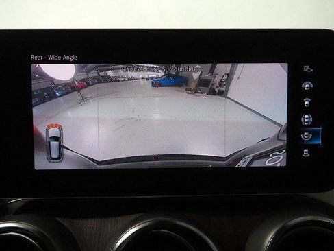 Used 2022 Mercedes-Benz GLC 300 4MATIC image 27