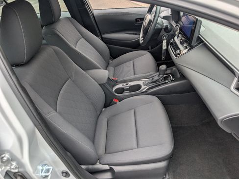 Used 2024 Toyota Corolla LE FWD image 8