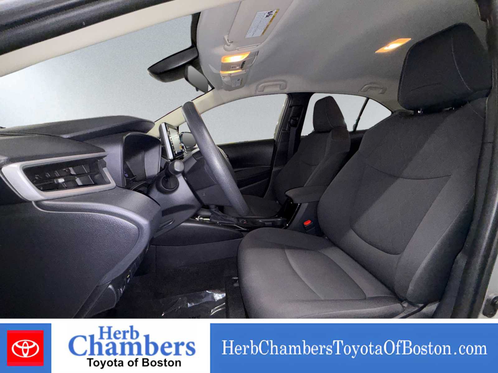 Used 2021 Toyota Corolla LE w/ LE Convenience Package FWD image 7