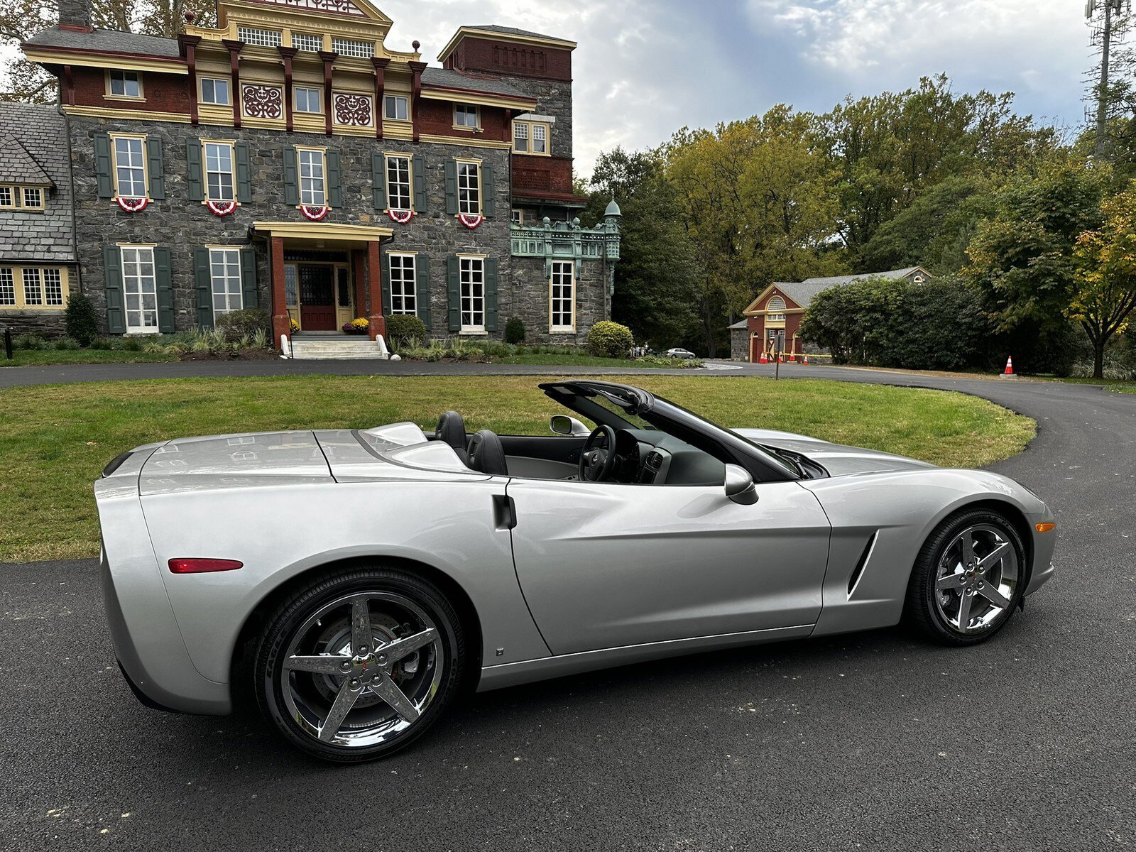 Used 2007 Chevrolet Corvette Convertible w/ Preferred Equipment Group RWD image 10
