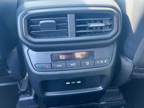 Used 2024 Honda Pilot Touring image 27