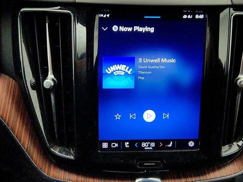 Used 2023 Volvo XC60 B5 Plus w/ Protection Package Premier image 19