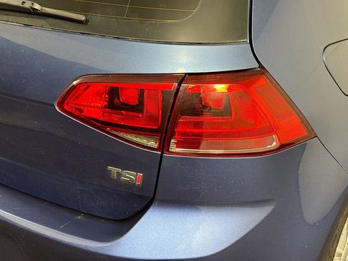 Used 2017 Volkswagen Golf S image 33