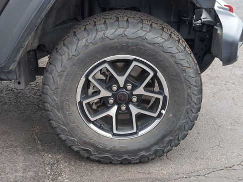 Used 2025 Jeep Wrangler Unlimited Rubicon image 9