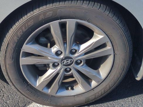 Used 2018 Hyundai Elantra SEL image 22