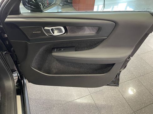 Used 2023 Volvo XC40 Recharge Ultimate AWD/4WD image 36