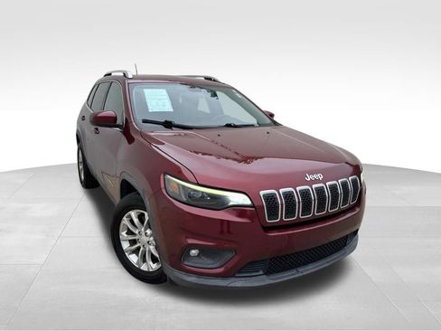 Used 2019 Jeep Cherokee Latitude w/ Popular Appearance Group FWD image 2