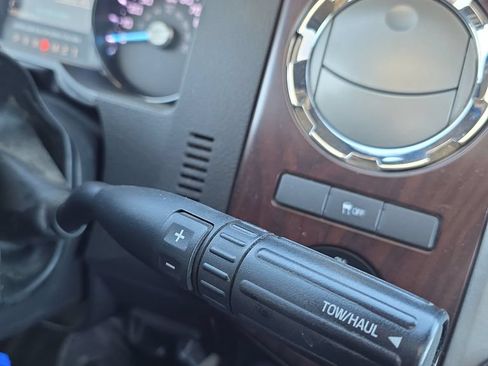 Used 2016 Ford F250 Lariat w/ Lariat Ultimate Package AWD/4WD image 27