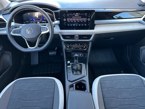 New 2026 Volkswagen Taos SE FWD image 11