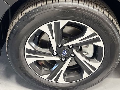 Used 2025 Subaru Crosstrek 2.0i Premium image 30