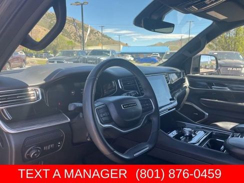 Used 2022 Jeep Wagoneer Series II w/ Premium Group I AWD/4WD image 10