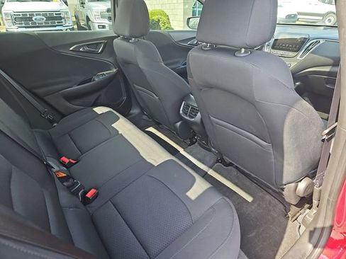 Used 2018 Chevrolet Malibu LT image 11