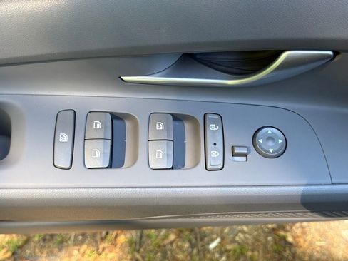 Certified 2023 Hyundai Elantra SEL FWD image 17