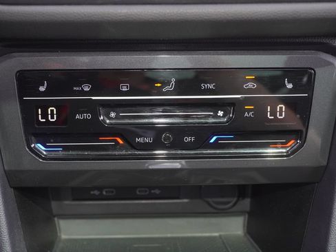Used 2022 Volkswagen Tiguan SE R-Line FWD image 19