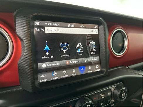 Used 2022 Jeep Wrangler Unlimited Rubicon w/ Cold Weather Group image 25