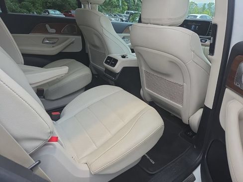 Certified 2023 Mercedes-Benz GLS 450 4MATIC image 11