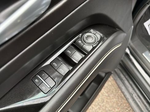 Used 2023 Cadillac Escalade ESV Sport AWD/4WD image 11