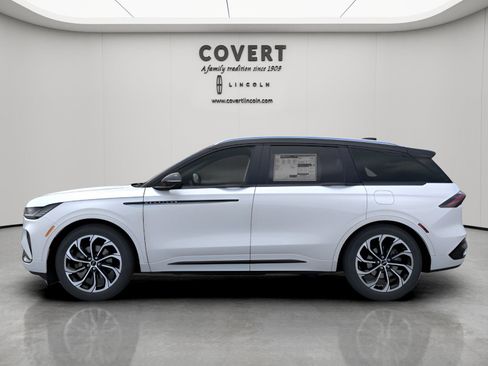 New 2026 Lincoln Nautilus Reserve image 1