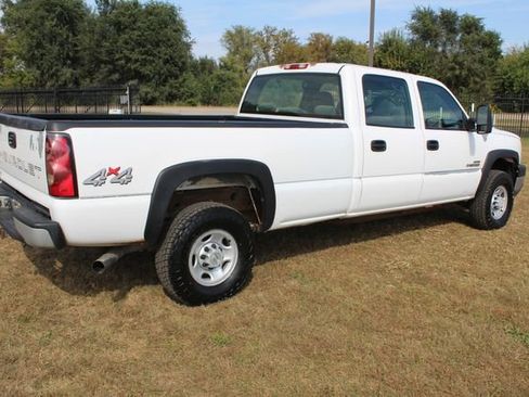 Used 2006 Chevrolet Silverado 2500 W/T w/ Heavy-Duty Power Package image 5