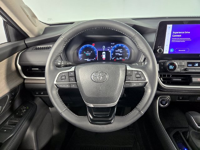 Used 2024 Toyota Grand Highlander AWD image 24
