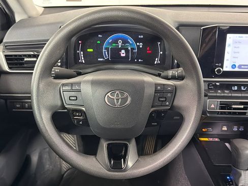 Used 2025 Toyota Camry LE image 23