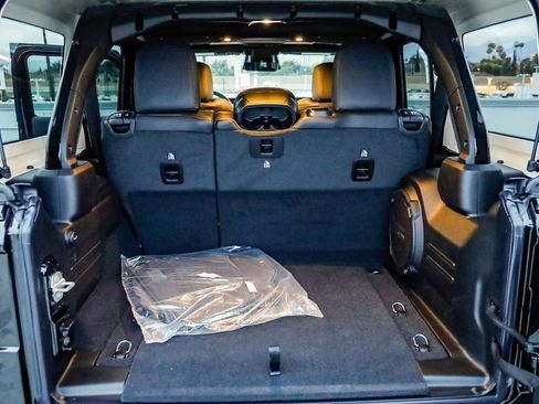 New 2026 Jeep Wrangler Unlimited Sahara AWD/4WD image 31