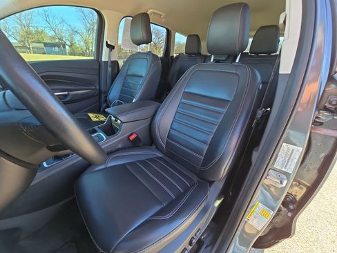 Used 2019 Ford Escape SEL image 11