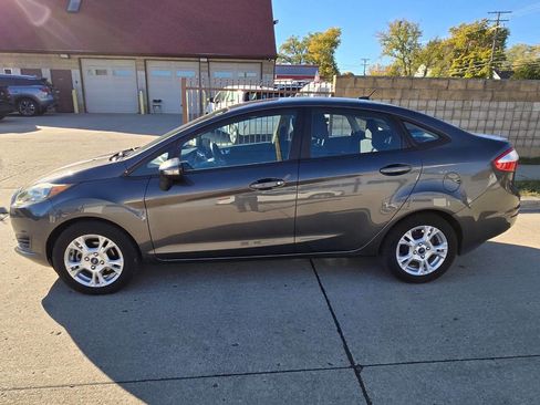Used 2015 Ford Fiesta SE w/ Comfort Package image 6