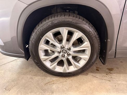 Used 2023 Toyota Highlander Limited AWD/4WD image 16